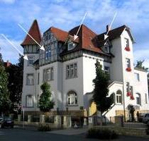Charmante 2-Zimmer-Wohnung in historischer Villa mit Einbauküche & Stellplatz - Helmstedt