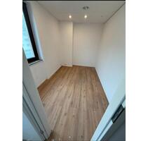 Miete Räume FriseurKosmetik - 500,00 EUR Kaltmiete, in Berlin (PLZ: 12247) Steglitz-Zehlendorf