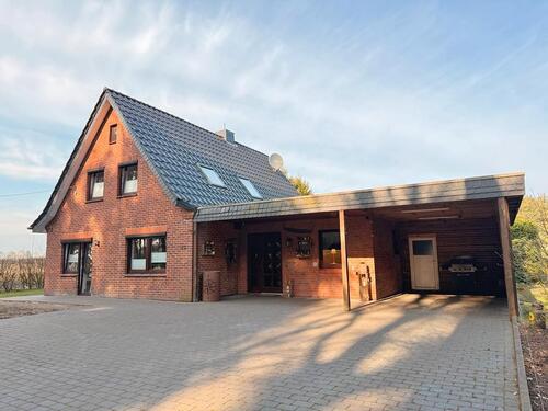 Foto - Saniertes Einfamilienhaus mit großem Grundstück in ruhiger Lage