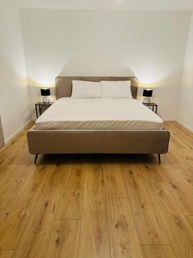 Foto - 3 Zi. Wohnung-Neu renoviert-möbliert-als WG oder Wohnung komplett