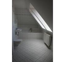 Schöne helle 3-Raumwohnung im Dachgeschoss - Weißenfels