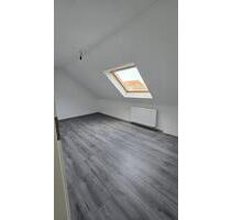 renovierte 4-Zimmerwohnung - 750,00&nbsp;EUR Kaltmiete, ca.&nbsp; 100,00&nbsp;m&sup2; in Wilhelmshaven (PLZ: 26384) Heppens