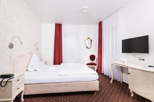 Foto - WG Zimmer mit eigenem Bad in ehemaligem Hotel