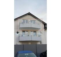 Ankommen & Wohlfühlen – Ruhige 2-Zimmer-Dachgeschosswohnung mit sonnigem Balkon & PKW-Stellplatz - Neuhausen