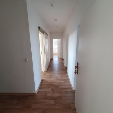 Foto - 3 Raumwohnung mit Dachschrägen - 400,00&nbsp;EUR Kaltmiete, ca.&nbsp; 68,94&nbsp;m&sup2;