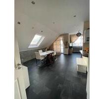 Moderne 3-Zimme-Dachgeschosswohnung mit Balkon in Solingen Wald