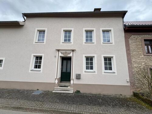 Foto - Altes Bauernhaus mit Nebengebäude und großem GrundstückGarten