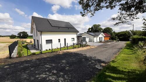 Foto - Neues Energie-Traumhaus (Wärmepumpe, PV, perfekte Anbindung)