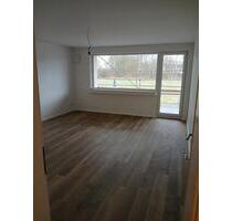 KERNSANIERTE 3 ZIMMER-WOHNUNG GROSSER BALKON GARBSEN STELINGEN