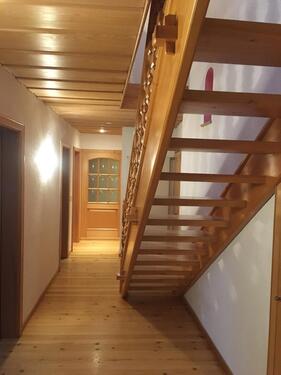 Foto - Großzügige 6-Zimmer-Eigentumswohnung mit Burgblick-Dachterrasse