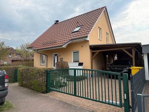 Foto - Neuwertiges Einfamilienhaus mit Solaranlage und Wärmepumpe