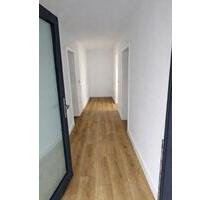 Helle 2-Zimmer-Einliegerwohnung - Erstbezug nach Kernsanierung - Uttenreuth