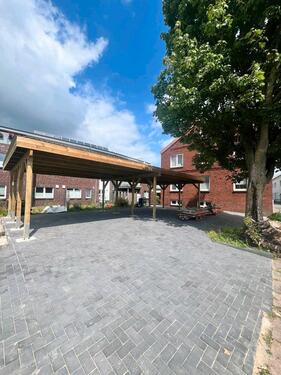 Foto - Überdachter Stellplatz im großen Carport – sicher & gepflegt