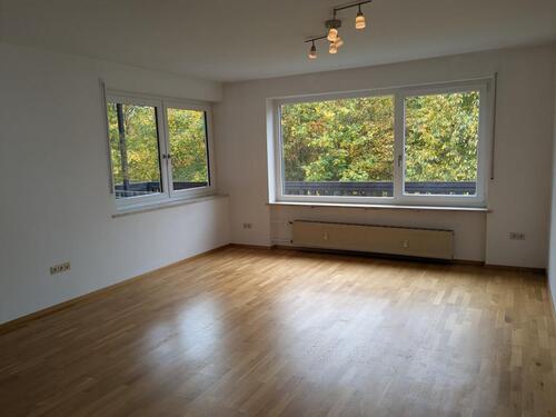 Foto - Großzügige 6-Zimmer Wohnung mit Balkon in Beratzhausen