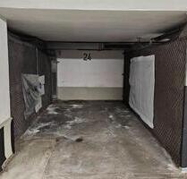 Sicherer Tiefgaragenstellplatz – Frei ab 1. Dezember - München Allach-Untermenzing