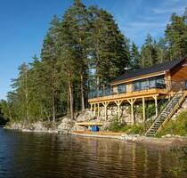 Exklusives Ferienhaus direkt am See in Schweden 