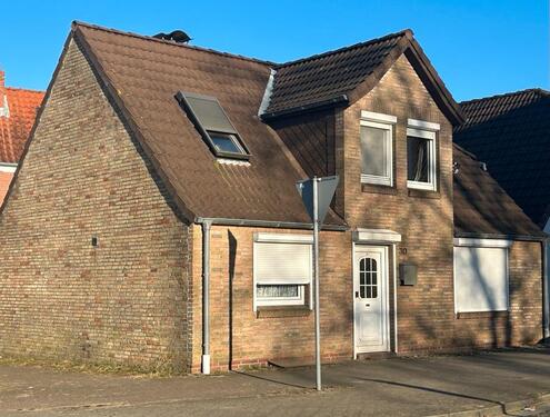 Foto - Gepflegtes Wohnhaus mit Garage im Zentrum von Heide