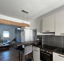 Charmante 2,5 Zimmer, EBK, Gäste-WC, Terrasse, Garten u Stellplz - Heilsbronn