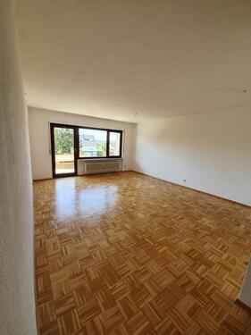 Foto - Helle 3-Zimmer-Wohnung mit Balkon, Stellplatz und Einbauküche