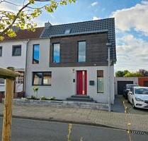 *Provisionsfrei* Kernsaniertes Reihenendhaus mit Garten, zentral - Nordhorn