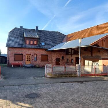 Foto - Einfamilienhaus mit vielen Nebengebäuden 2000qm Grund bebaubar