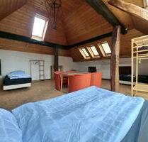 Großzügige Wohnung mit 3 Schlafzimmern, Wohnzimmer, Küche und Bad – Obergeschoss - Friedeburg