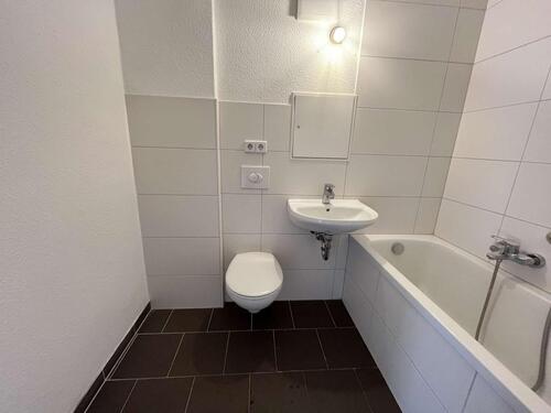 Foto - 6 Zimmer Etagenwohnung zur Miete in Reinsdorf