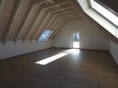 Foto - 3 Zimmer Dachgeschoßwohnung zur Miete in Finningen