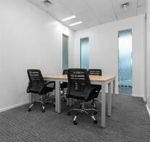 Privater Büroraum für 4 Person in Design Offices Post - Leipzig