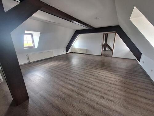 Foto - geräumige Dachgeschosswohnung mit Dachbalken