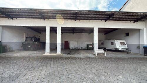 Foto - Überdachter Stellplatz für Wohnwagen, Wohnmobil usw.