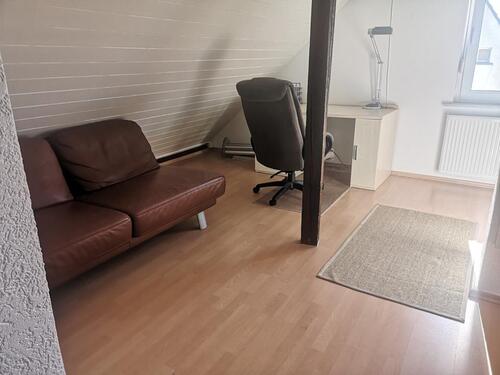 Foto - Dachgeschosswohnung möbliert - 500,00&nbsp;EUR Kaltmiete, ca.&nbsp; 32,00&nbsp;m&sup2;