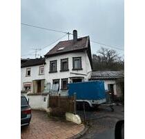 Wohnhäuser in ruhiger Lage - 140.000,00&nbsp;EUR Kaufpreis, ca.&nbsp; 150,00&nbsp;m&sup2; in Hackenheim (PLZ: 55546)