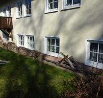 helle 3-Zimmer Souterrainwohnung mit zwei Bädern + Kfz-Stpl - Gerstungen