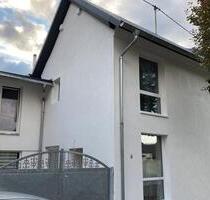 Charmantes Wohnhaus mit hellen Räumen und privatem Innenhof - Ochtendung