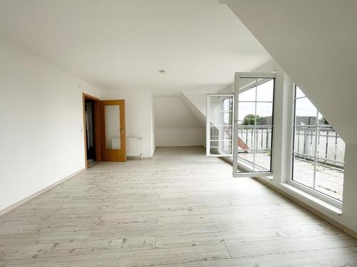 Foto - Moderne Maisonette-Dachgeschosswohnung mit Charme – 3,5 Zimmer & Balkon