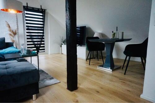 Foto - Möblierte 2-Zimmer-Wohnung mit Eichenparkett und Blick ins Grüne