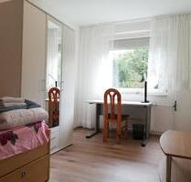 Bühl: Sanierte 1,5-Zimmer-Wohnung mit Küche, Bad, Fußbodenheizung