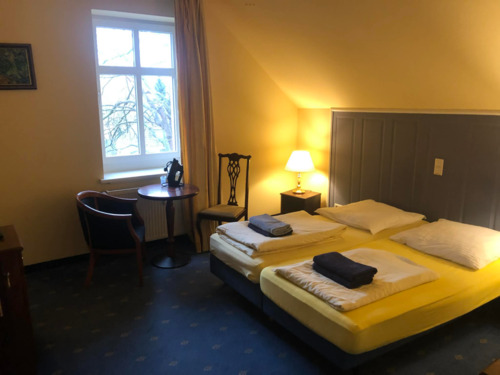 Foto - Für Fernarbeiter: Doppelzimmer mit eigenem Bad und Arbeitsplatz