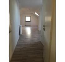 IN BRACKENHEİM 1 - ZIMMER DACHGESCHOSS WOHNUNG ZU VERMIETEN !!! - Remseck am Neckar