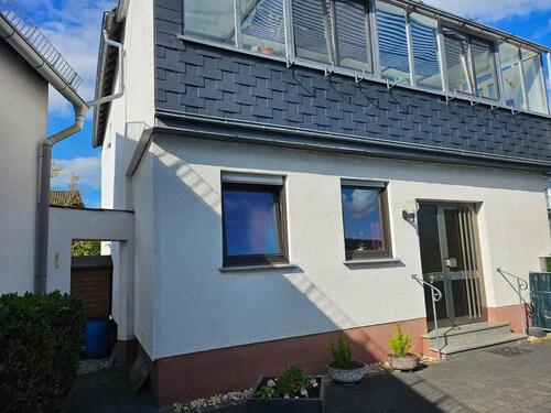 Foto - Einfamilienhaus mit Wintergarten, Nebengebäude, Sauna & 3 Garagen