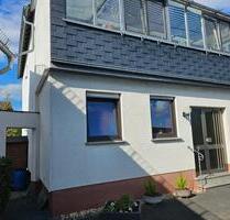 Einfamilienhaus mit Wintergarten, Nebengebäude, Sauna & 3 Garagen - Ettringen