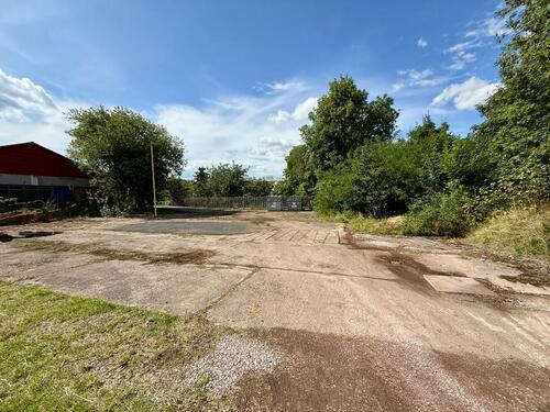 Foto - 1.500 qm Lagerﬂäche Stellplätze Parkplätze in Gotha