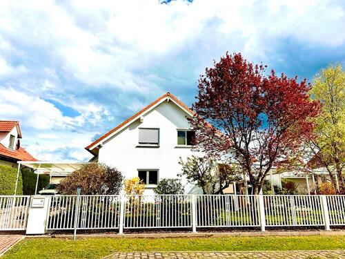 Foto - Schönes, freistehendes Einfamilienhaus in Feldanlage