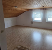 Schöne Single-Wohnung (DG) in Kirchham