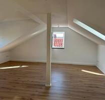 Exklusive Dachgeschosswohnung – modern & ruhig - Egenhofen