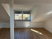 Foto - 1 Zimmer Dachgeschoßwohnung zur Miete in Egenhofen
