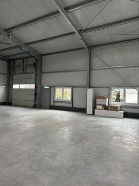 Foto - Lagerhalle 800qm, Gewerbehalle, Büro