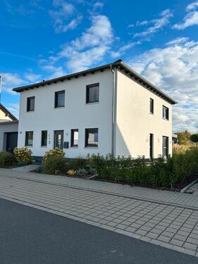 Foto - Einfamilienhaus mit Doppelgarage