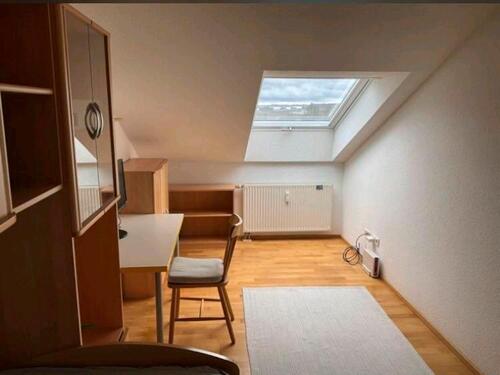 Foto - 1 Helles Zimmer in 2. WG_ möbliert_Plieningen_gute ÖPNV